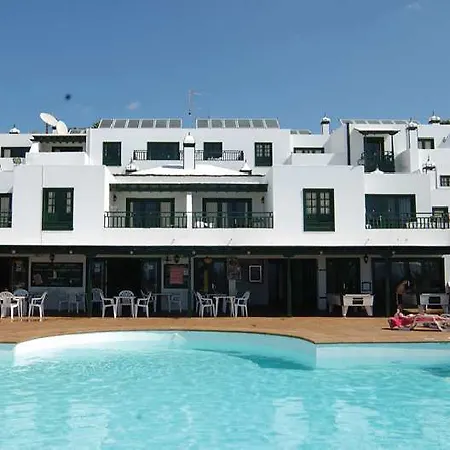 Pueblos Aparthotel 2*